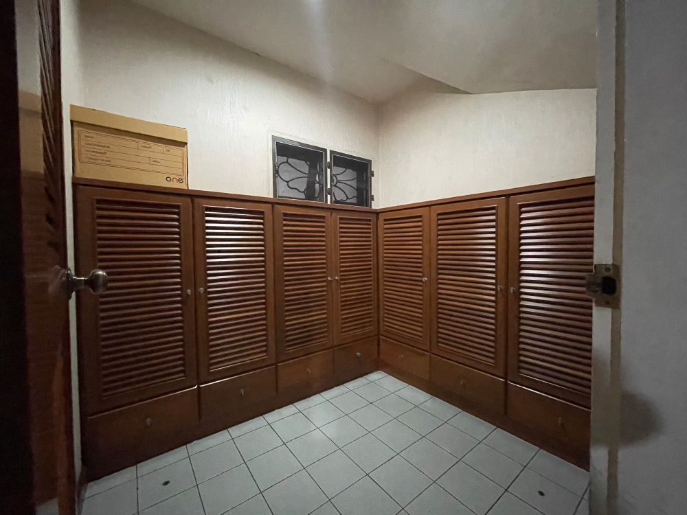 For SaleHouseSamut Prakan,Samrong : House for sale, Nantawan Srinakarin, 257 sq m., 3 bedrooms, 3 bathrooms, 30 million, 064-959-8900