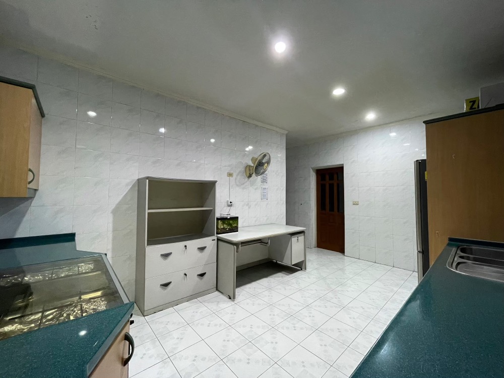 For SaleHouseSamut Prakan,Samrong : House for sale, Nantawan Srinakarin, 257 sq m., 3 bedrooms, 3 bathrooms, 30 million, 064-959-8900