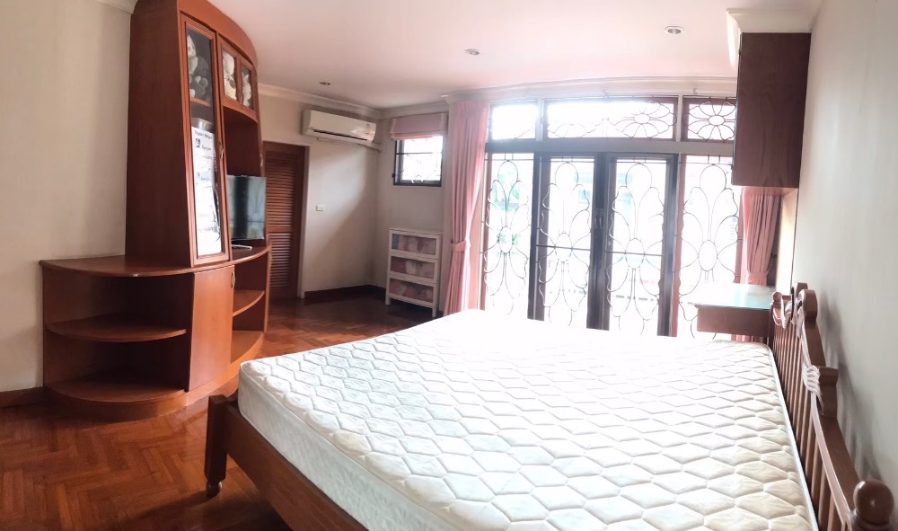 For SaleHouseSamut Prakan,Samrong : House for sale, Nantawan Srinakarin, 257 sq m., 3 bedrooms, 3 bathrooms, 30 million, 064-959-8900