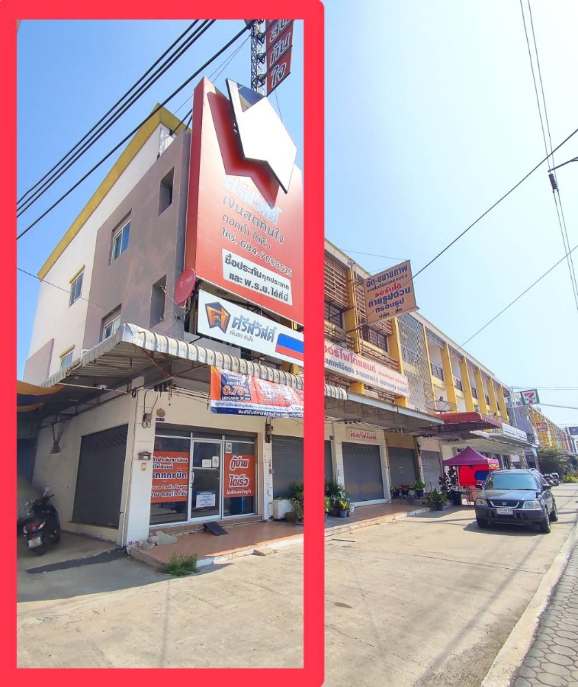 For SaleShop HouseMahachai Samut Sakhon : Commercial building for sale, 3.5 floors, corner unit, Sarin City Khok Kham, in front of Sinsakhon Industrial Estate. Next to the main road Can do business There are already tenants. You can buy it for investment, rent it out, or use it as an office. Can