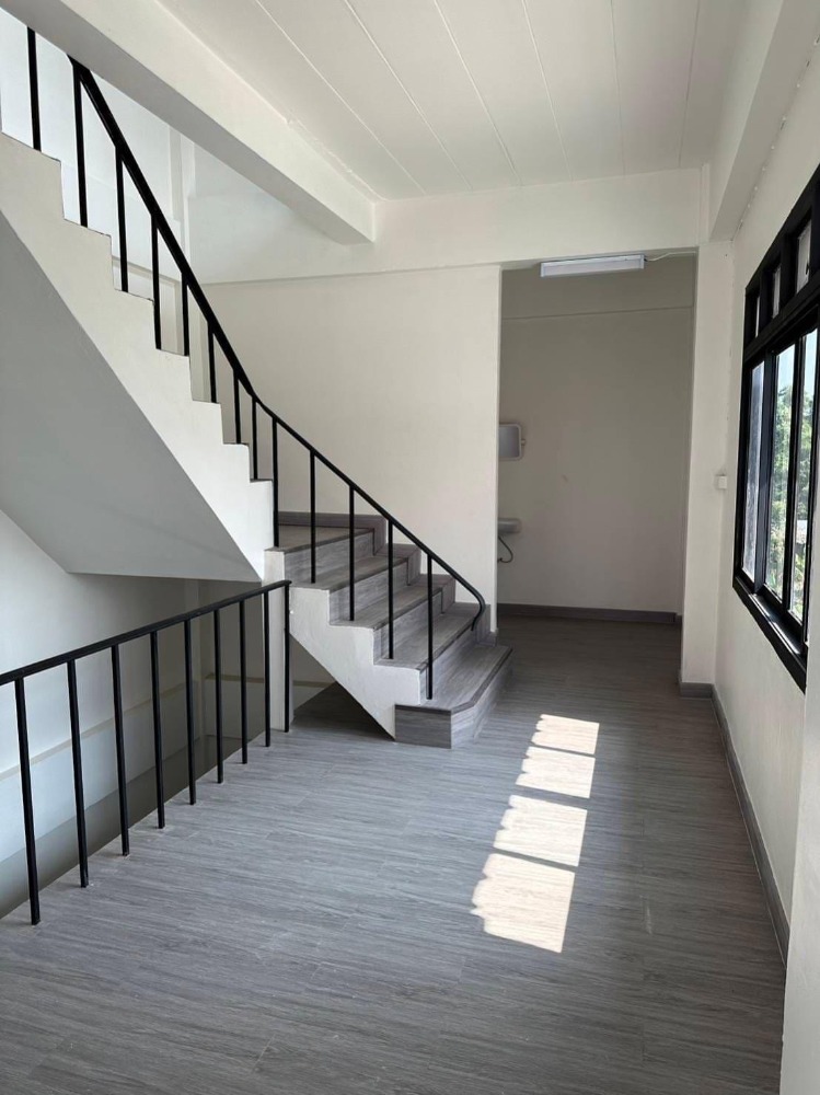 ขายอาคารพาณิชย์พัทยา บางแสน ชลบุรี สัตหีบ : ✔️ตึกแถว 3 คูหา บางละมุง ติดถนนหลัก ใกล้ตลาดสดหนองปรือ, พร้อมลิฟต์ในตัว