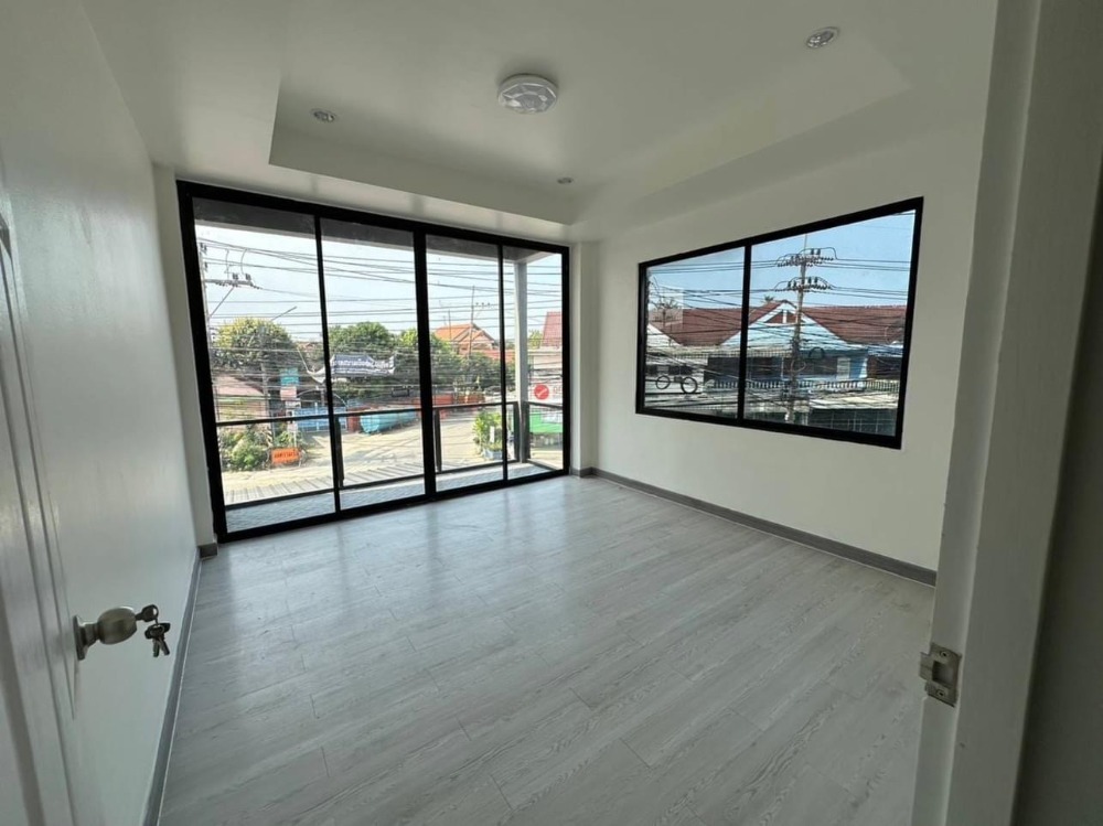 ขายอาคารพาณิชย์พัทยา บางแสน ชลบุรี สัตหีบ : ✔️ตึกแถว 3 คูหา บางละมุง ติดถนนหลัก ใกล้ตลาดสดหนองปรือ, พร้อมลิฟต์ในตัว