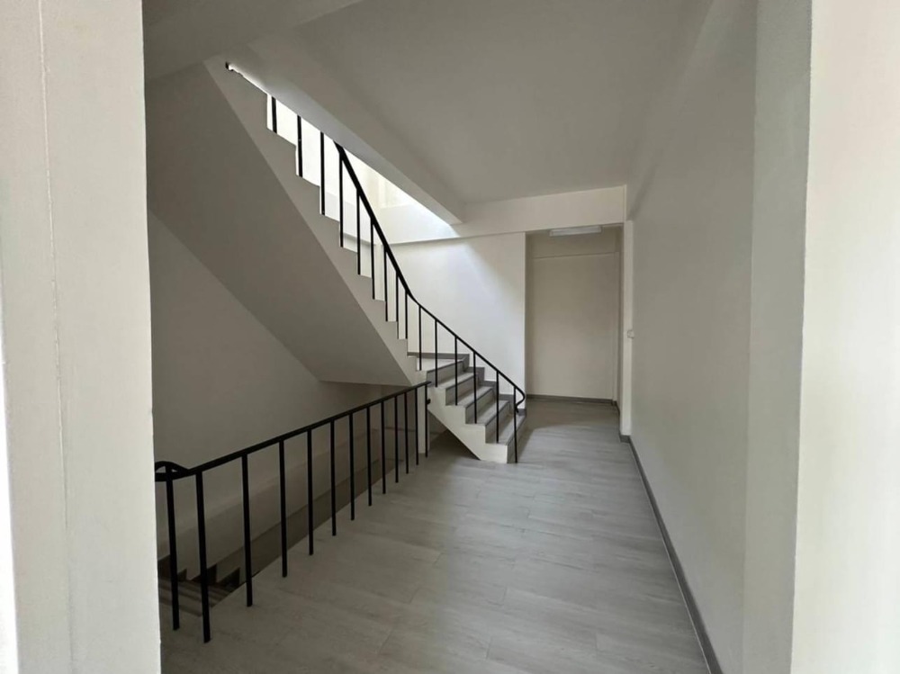 ขายอาคารพาณิชย์พัทยา บางแสน ชลบุรี สัตหีบ : ✔️ตึกแถว 3 คูหา บางละมุง ติดถนนหลัก ใกล้ตลาดสดหนองปรือ, พร้อมลิฟต์ในตัว