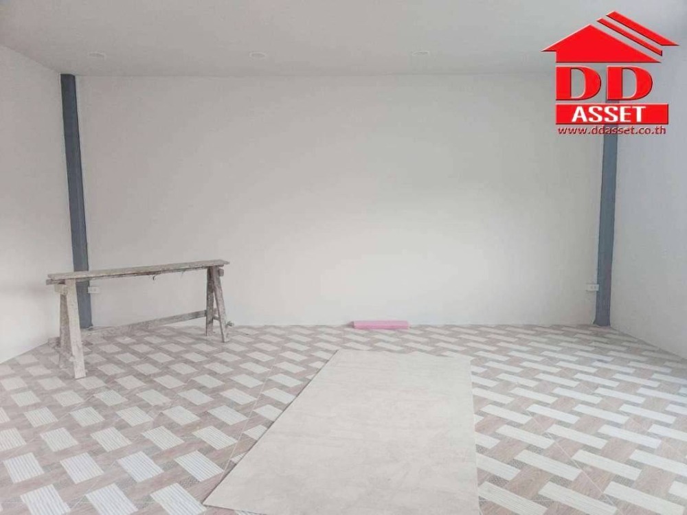 For RentWarehouseSamut Prakan,Samrong : Warehouse for rent, Soi Sridan 1, Intersection 5, 500 meters from Srinakarin Road, code F8004.