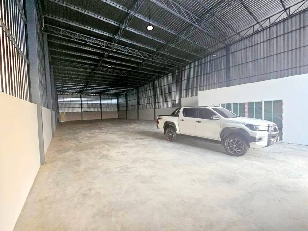 For RentWarehouseSamut Prakan,Samrong : Warehouse for rent, Soi Sridan 1, Intersection 5, 500 meters from Srinakarin Road, code F8004.