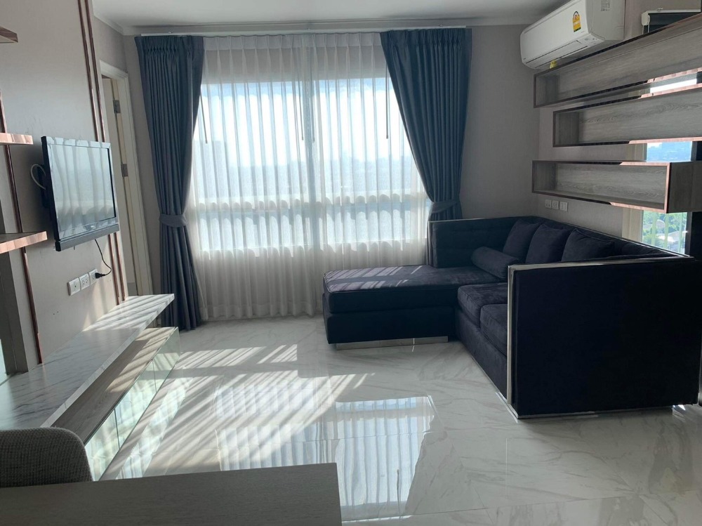 For RentCondoPattanakan, Srinakarin : For rent: Lumpini Place Srinakarin Hua Mak Station, near the BTS, convenient travel, beautiful room, hurry and reserve.