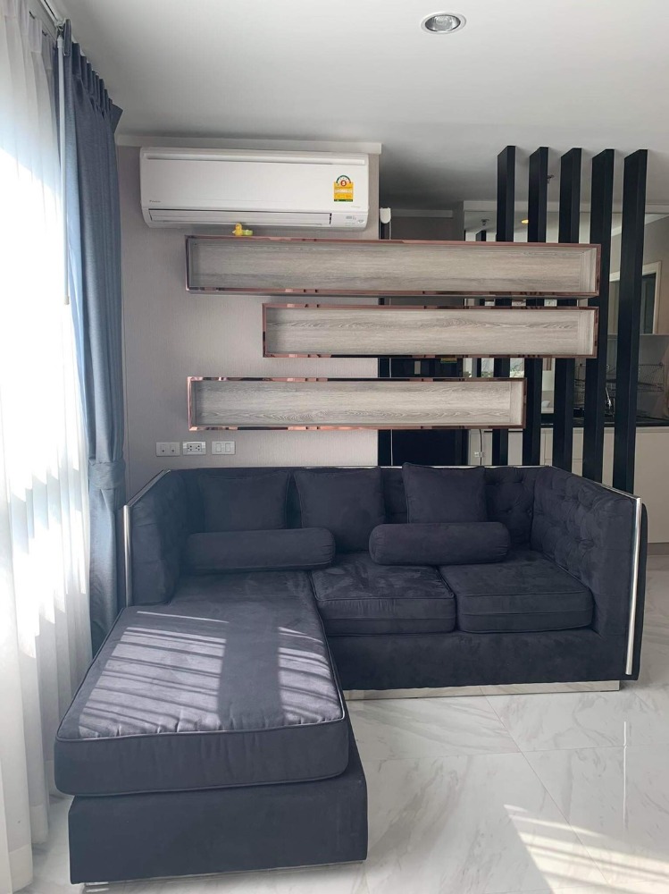 For RentCondoPattanakan, Srinakarin : For rent: Lumpini Place Srinakarin Hua Mak Station, near the BTS, convenient travel, beautiful room, hurry and reserve.