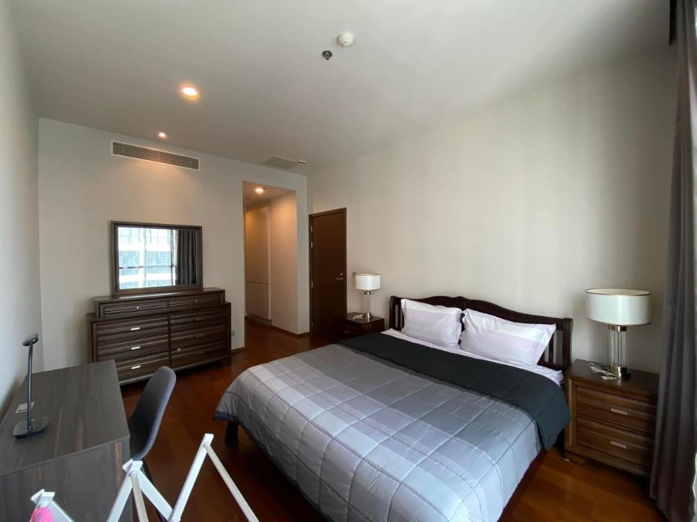 For RentCondoSukhumvit, Asoke, Thonglor : 🔥Good deal in prime area on the Main Street of Thonglor, Quattro by Sansiri surrounding with many popular restaurants and coffee shop, not far from BTS , nice decoration, ready to move in