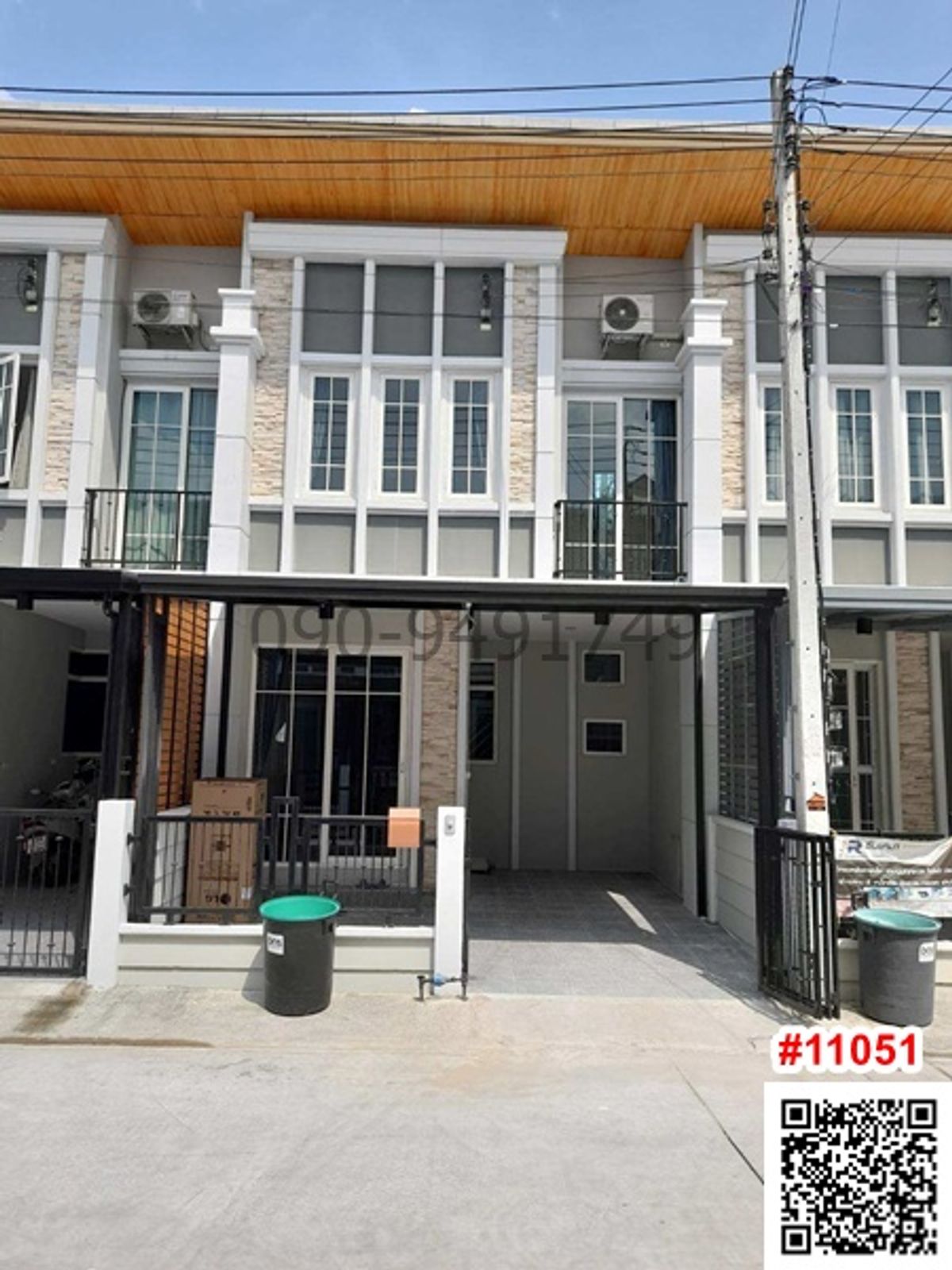 For RentTownhomePathum Thani,Rangsit, Thammasat : Townhouse for rent: Golden Town Vibhavadi - Rangsit, next to the main road, near the expressway and BTS.