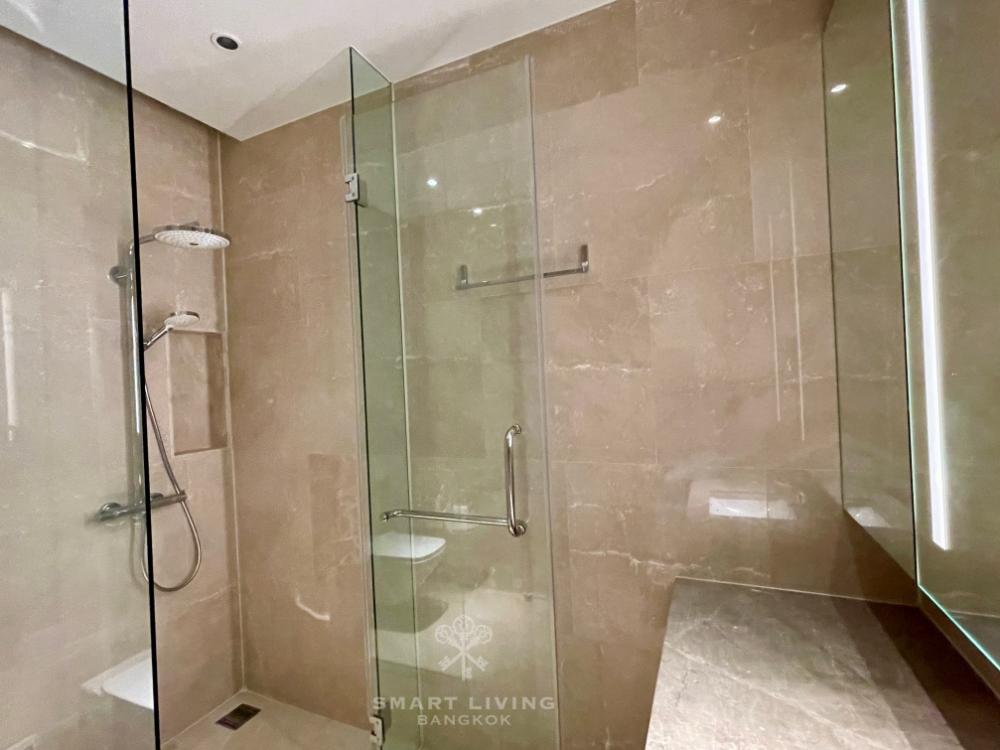 For RentCondoWongwianyai, Charoennakor : ⭐Relaxing with river view, near Iconsiam Nice decoration, fully furnished, ready to move in 60K