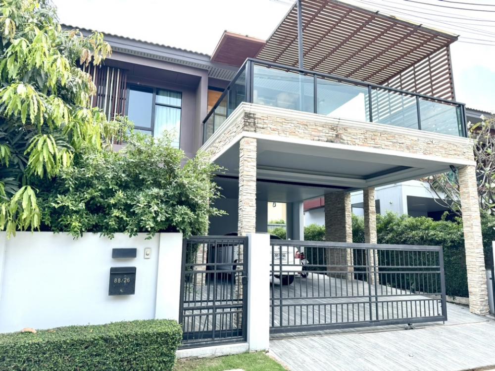 For SaleHousePathum Thani,Rangsit, Thammasat : For sale: Beautiful house, great price, Burasiri-Rangsit, corner house, 61.8 sq.w., 3 bedrooms, 4 bathrooms, free built-in furniture and electrical appliances throughout the house, there is a bedroom for the elderly downstairs, near the expressway and the