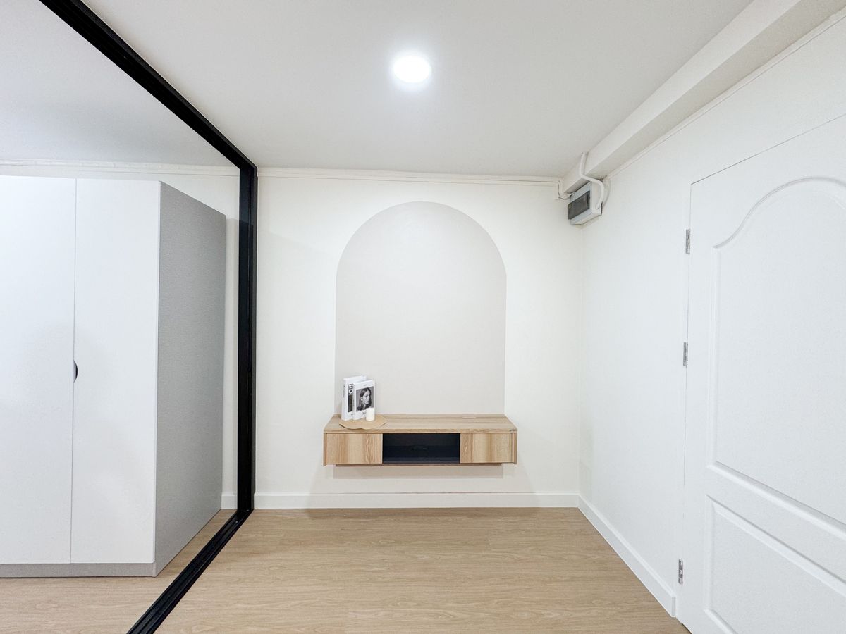 For SaleCondoRatchadapisek, Huaikwang, Suttisan : Urgent sale: Regent Ratchada Tower, Intramar 47