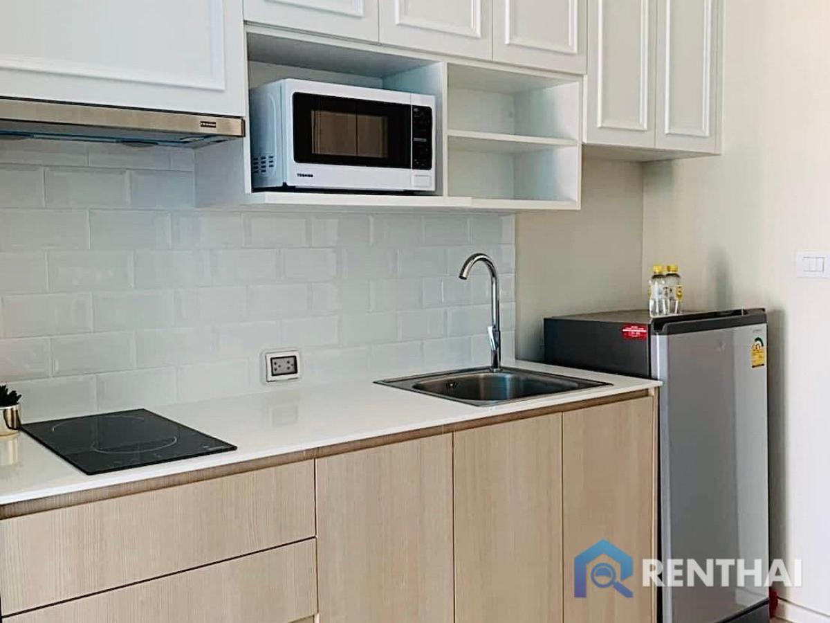 For SaleCondoPattaya, Bangsaen, Chonburi : Beachfront condo, Veranda Residence Pattaya, 1 bedroom, 1 bathroom, sea view.