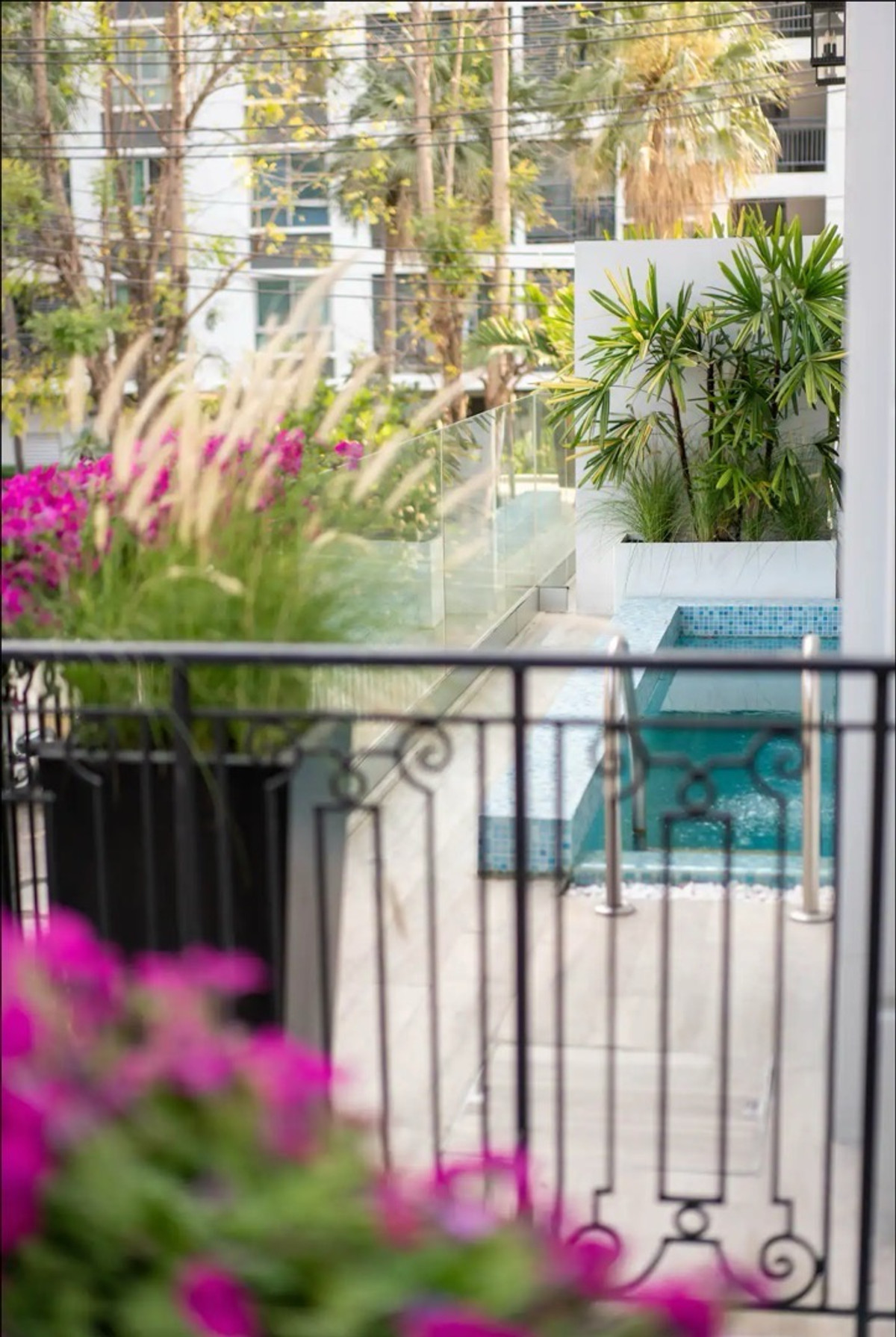 ให้เช่าบ้านอ่อนนุช อุดมสุข : RH030124 ให้เช่า บ้านเดี่ยวทรงสูงสุดหรู 3 ชั้น บนทำเลใจกลางเมือง ซอยสุขุมวิท 67 ห่างจากหน้าซอยเพียง 500 เมตร