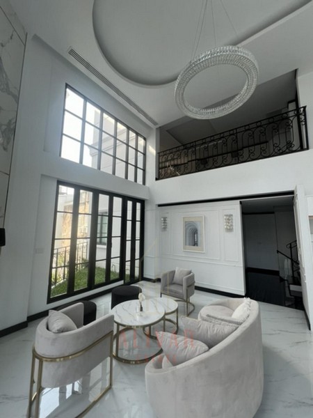 ให้เช่าบ้านอ่อนนุช อุดมสุข : RH030224 ให้เช่า บ้านเดี่ยวทรงสูงสุดหรู 3 ชั้น บนทำเลใจกลางเมือง ซอยสุขุมวิท 67 ห่างจากหน้าซอยเพียง 500 เมตร