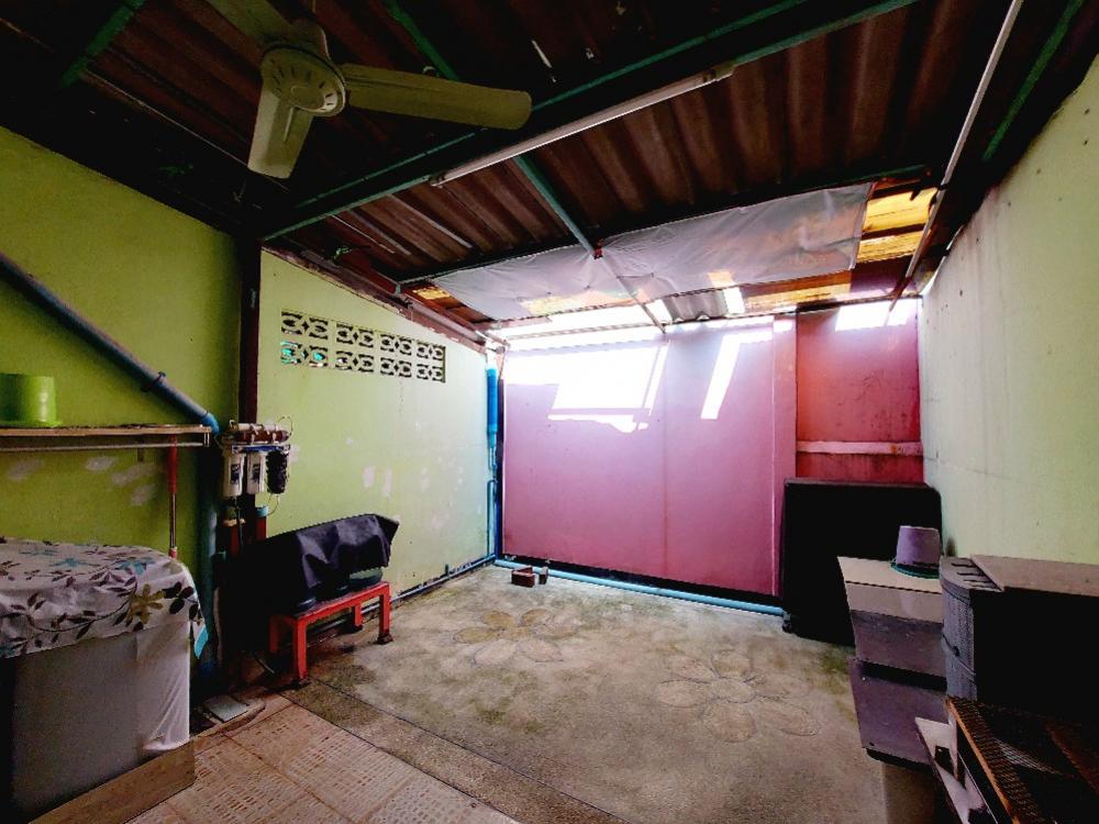 For SaleTownhomePhutthamonthon, Salaya : For sale: Townhouse, Phra Pin 2, Borommaratchachonnani 70, size 22 sq m., good location, convenient transportation, both elevated and expressways.