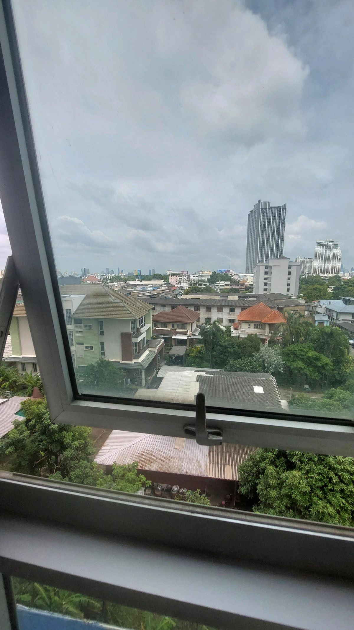 ขายคอนโดอ่อนนุช อุดมสุข : ขายห้องคอนโดสวย 2ห้องนอน 2ห้องน้ำ 1ห้องครัว ชั้นไม่สูง ราคาดีสุดๆ ที่ Aspire Sukhumvit48 Btsพระโขนง ใกล้รถไฟฟ้า นัดดูห้องได้นะคะ ไม่มีผู้เช่า