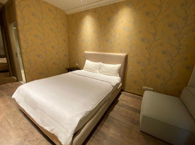 For RentCondoWitthayu, Chidlom, Langsuan, Ploenchit : Noble Ploenchit condo for rent 3 bedrooms