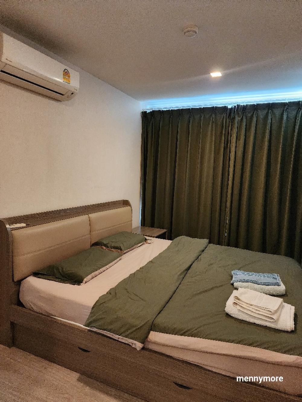 For RentCondoRatchadapisek, Huaikwang, Suttisan : Metro Luxe Ratchada🔥🔥Rent 24,000 baht/month 🔥🔥#Location✅Near 𝗠 𝗥𝗧 Huai Khwang 𝟲𝟬𝟬 meters ✅ near Suthisan 𝟱𝟱𝟬 meters #Details​ ✅ Room size 45 sq m., 6th floor, building A ✅ 2 bedrooms, 1 bathroom, has a kitchen for cooking comfortably. ✅ Free common fees. 