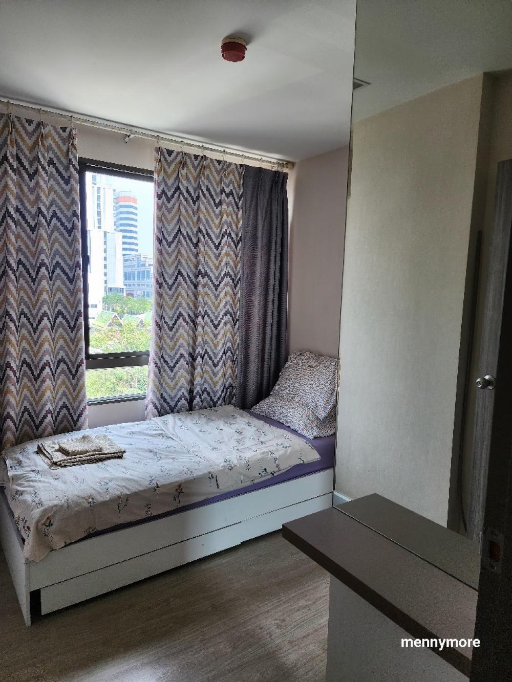 For RentCondoRatchadapisek, Huaikwang, Suttisan : Metro Luxe Ratchada🔥🔥Rent 24,000 baht/month 🔥🔥#Location✅Near 𝗠 𝗥𝗧 Huai Khwang 𝟲𝟬𝟬 meters ✅ near Suthisan 𝟱𝟱𝟬 meters #Details​ ✅ Room size 45 sq m., 6th floor, building A ✅ 2 bedrooms, 1 bathroom, has a kitchen for cooking comfortably. ✅ Free common fees. 