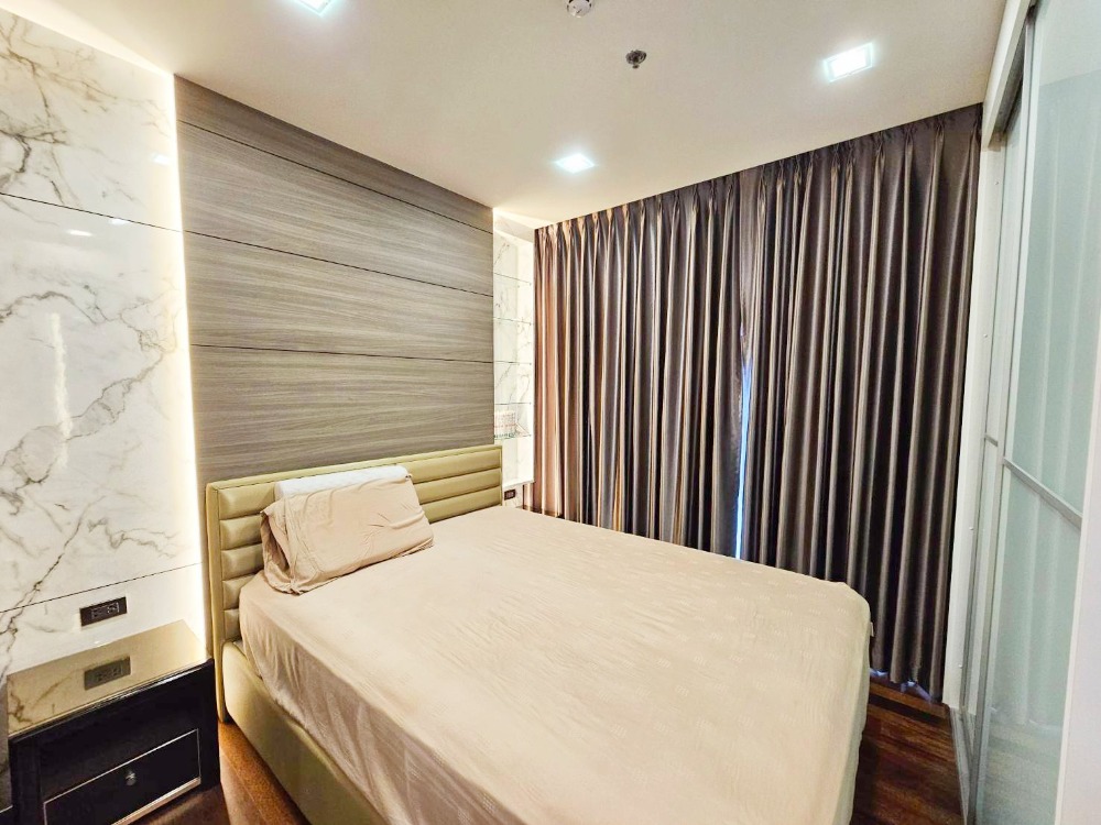 For SaleCondoSamut Prakan,Samrong : Condo for sale, The Metropolis Samrong, 1 bedroom, 35 sq m., 30th floor, excellent condition, never rented, next to BTS Samrong.
