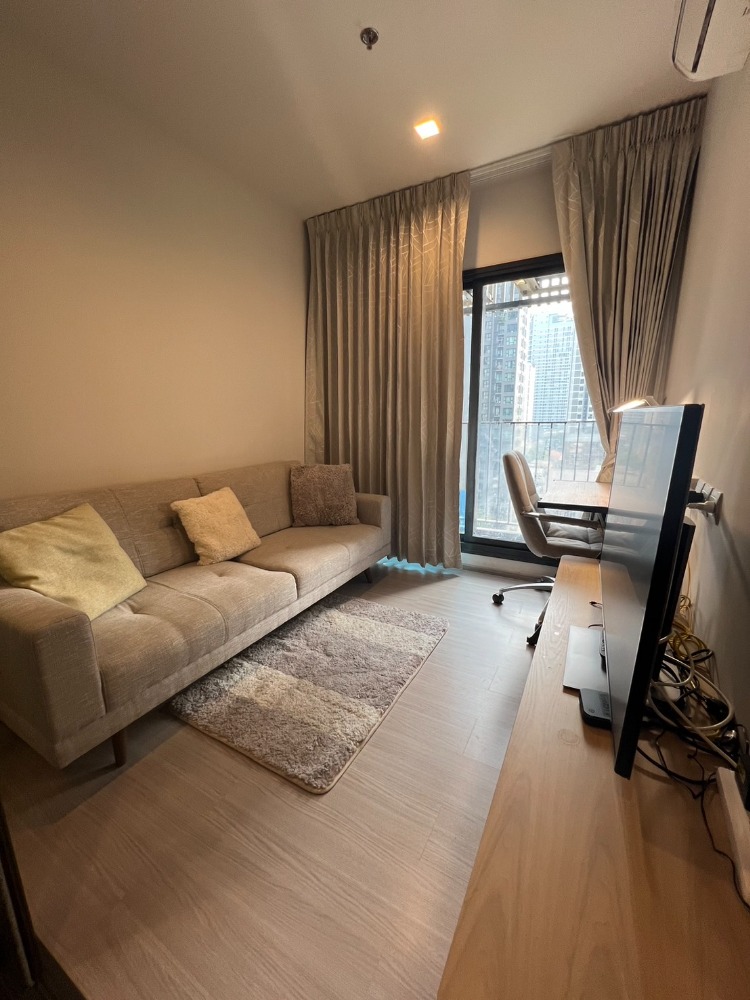 ให้เช่าคอนโดพระราม 9 เพชรบุรีตัดใหม่ RCA : ให้เช่า 𝐋𝐢𝐟𝐞 𝐀𝐬𝐨𝐤𝐞 𝐇𝐲𝐩𝐞 🍀ห้องสวย 𝟭 𝗕𝗲𝗱 𝗣𝗹𝘂𝘀