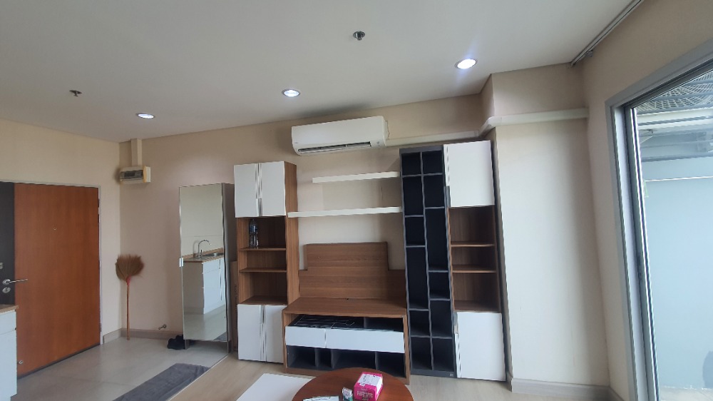 ขายคอนโดสะพานควาย จตุจักร : คอนโดสภาพดีมาก ชั้น 24, 37.84 ตร.ม, INTRO พหลโยธิน-ประดิพัทธ์ ห้องกว้าง, วิวเมือง, ใกล้รถไฟฟ้า BTS สะพานควาย, มีเฟอร์นิเจอร์ และ เครื่องใช้ไฟฟ้า