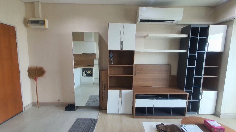 ขายคอนโดสะพานควาย จตุจักร : คอนโดสภาพดีมาก ชั้น 24, 37.84 ตร.ม, INTRO พหลโยธิน-ประดิพัทธ์ ห้องกว้าง, วิวเมือง, ใกล้รถไฟฟ้า BTS สะพานควาย, มีเฟอร์นิเจอร์ และ เครื่องใช้ไฟฟ้า