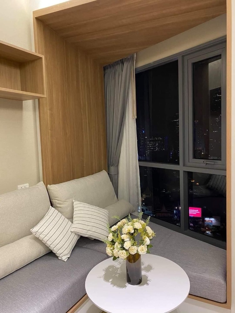 ให้เช่าคอนโดสยาม จุฬา สามย่าน : ทริปเปิ้ล วาย เรสซิเด้นซ์ ขนาด 35 ตรม.ชั้น28 ★ข้างล่างเป็น สามย่านมิตรทาวน์ ห้าง ร้านอาหาร ซุปเปอร์ 7/11 เปิด 24 ชม ★ติดสาธิตจุฬา ติดคณะนิติ ★ตลาดสามย่าน