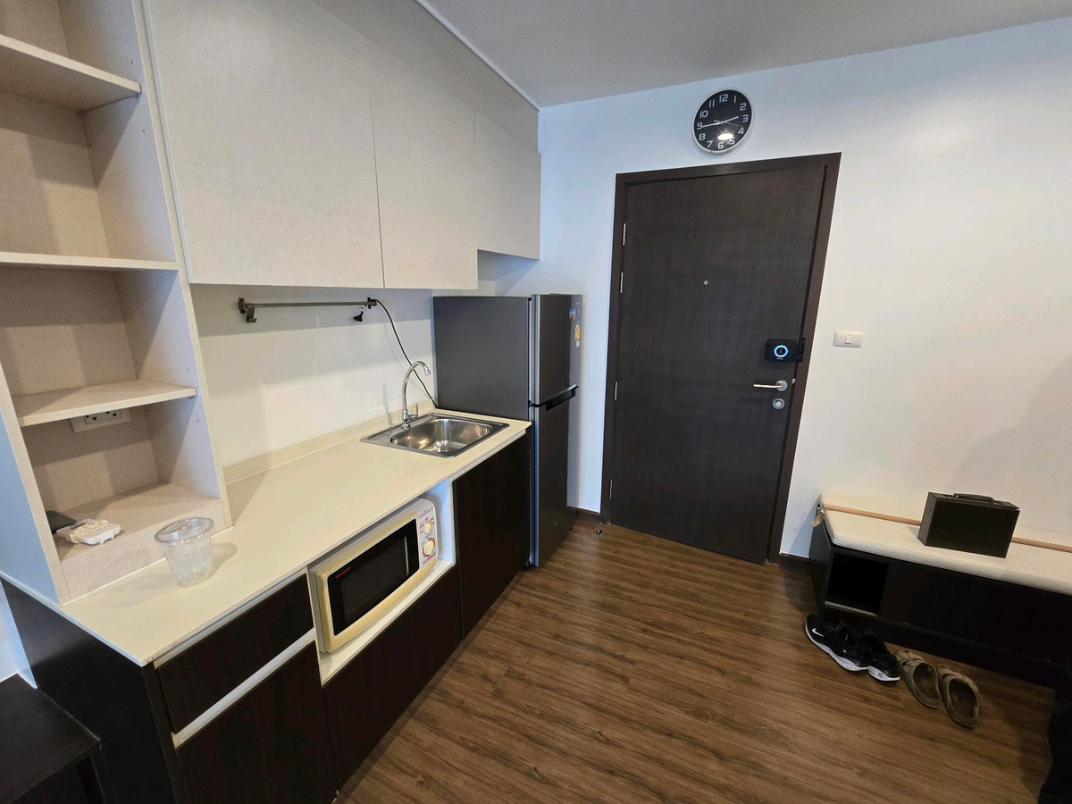 ให้เช่า คอนโด Hallmark Chaengwattana ขนาด 34 ตรม.8500 / เดือน เครื่องใช้ไฟฟ้าครบ Loading...