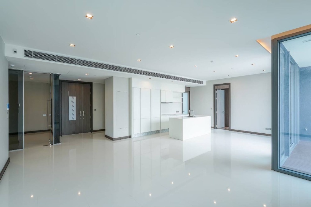 ขายคอนโดนานา : 🔥Q 1 Sukhumvit Ultra Luxury condo 3 beds 81MB 🔥