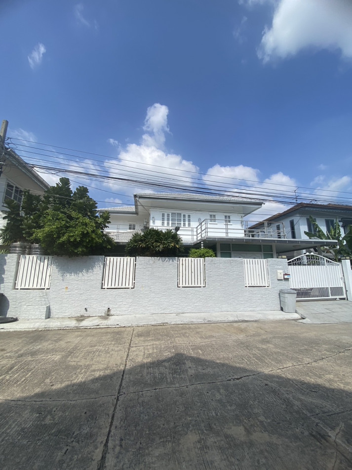 ขายบ้านเสรีไทย-นิด้า : ขาย บ้านเดี่ยว สินธนา นวมินทร์ 50 200 ตรม. 60 ตร.วา 4นอน 2น้ำ ใกล้เดอะมอลล์บางกะปิ