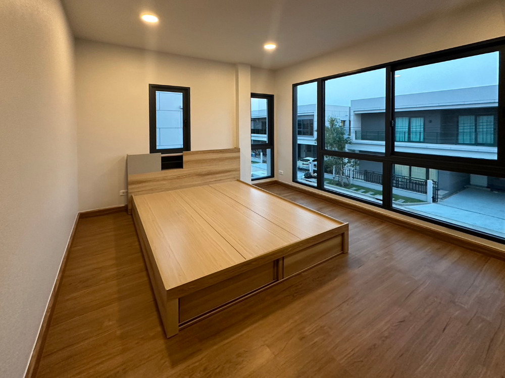 ให้เช่าบ้านบางนา แบริ่ง ลาซาล : ให้เช่า บ้านเดี่ยวโซนบางนา ตกแต่งสไตล์ Modern ไซส์ใหญ่สุดในโครงการ