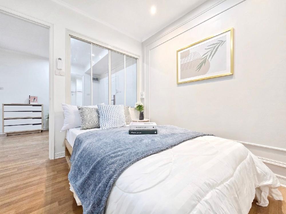 For SaleCondoThaphra, Talat Phlu, Wutthakat : ✨️✨️Good promotion..Quick deal ✨️✨️𝙒𝙤𝙬 𝙒𝙤𝙬 𝙒𝙤𝙬 Low installments..worth more than renting. Answers to every style..Condo Feel Home #Ready to move in