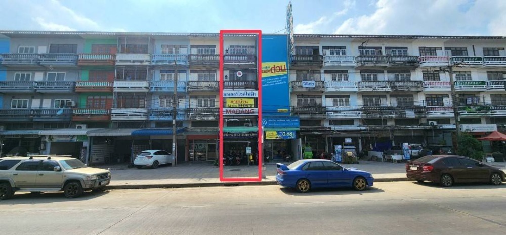 For SaleShop HousePhutthamonthon, Salaya : Commercial building for sale, 4.5 floors, next to Phutthamonthon Sai 3 Road, size 21 sq m.