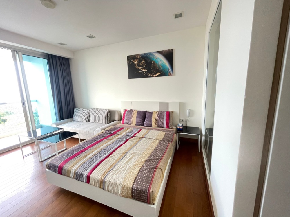 ให้เช่าคอนโดพัทยา บางแสน ชลบุรี สัตหีบ : For rent the Palm wongamat Beach Front Pattaya Studio room only 25000 Baht Per month (S03-0958)