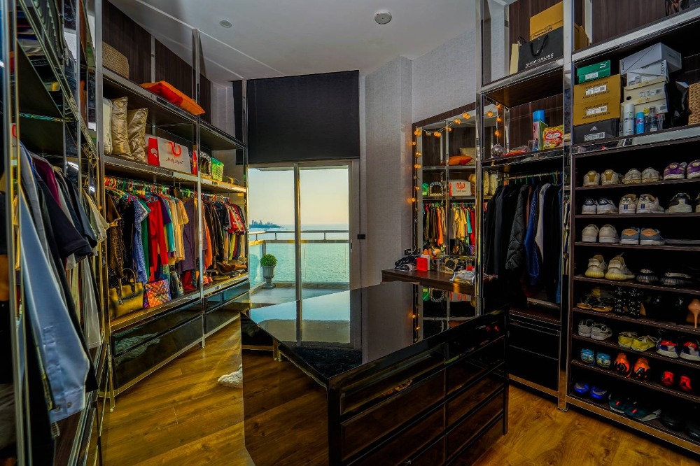 For SaleCondoPattaya, Bangsaen, Chonburi : For sell Penthouse The Palm Wongamat beach Front Pattaya 207Sq.m and rooftop floor (S03-1085)
