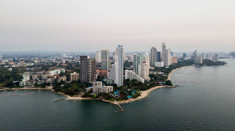 For SaleCondoPattaya, Bangsaen, Chonburi : For sell Penthouse The Palm Wongamat beach Front Pattaya 207Sq.m and rooftop floor (S03-1085)