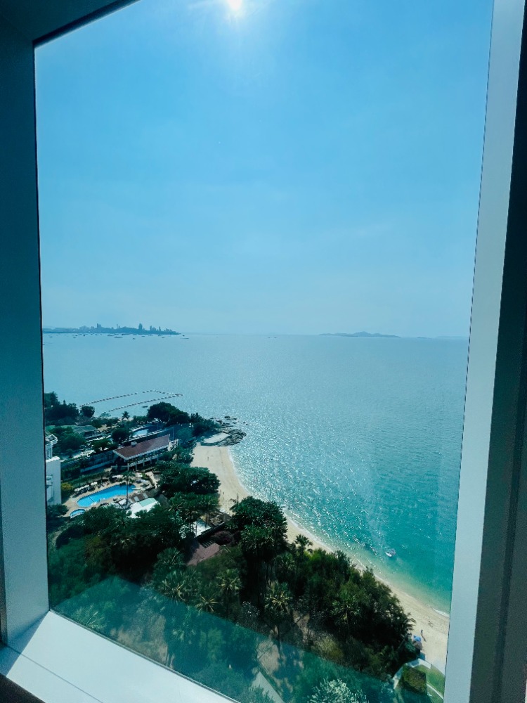 For SaleCondoPattaya, Bangsaen, Chonburi : For sell Penthouse The Palm Wongamat beach Front Pattaya 207Sq.m and rooftop floor (S03-1085)