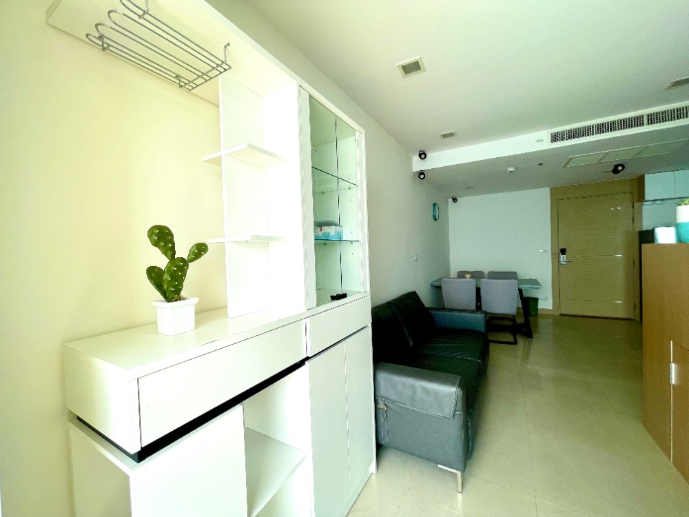 For SaleCondoPattaya, Bangsaen, Chonburi : For sell Penthouse The Palm Wongamat beach Front Pattaya 207Sq.m and rooftop floor (S03-1085)