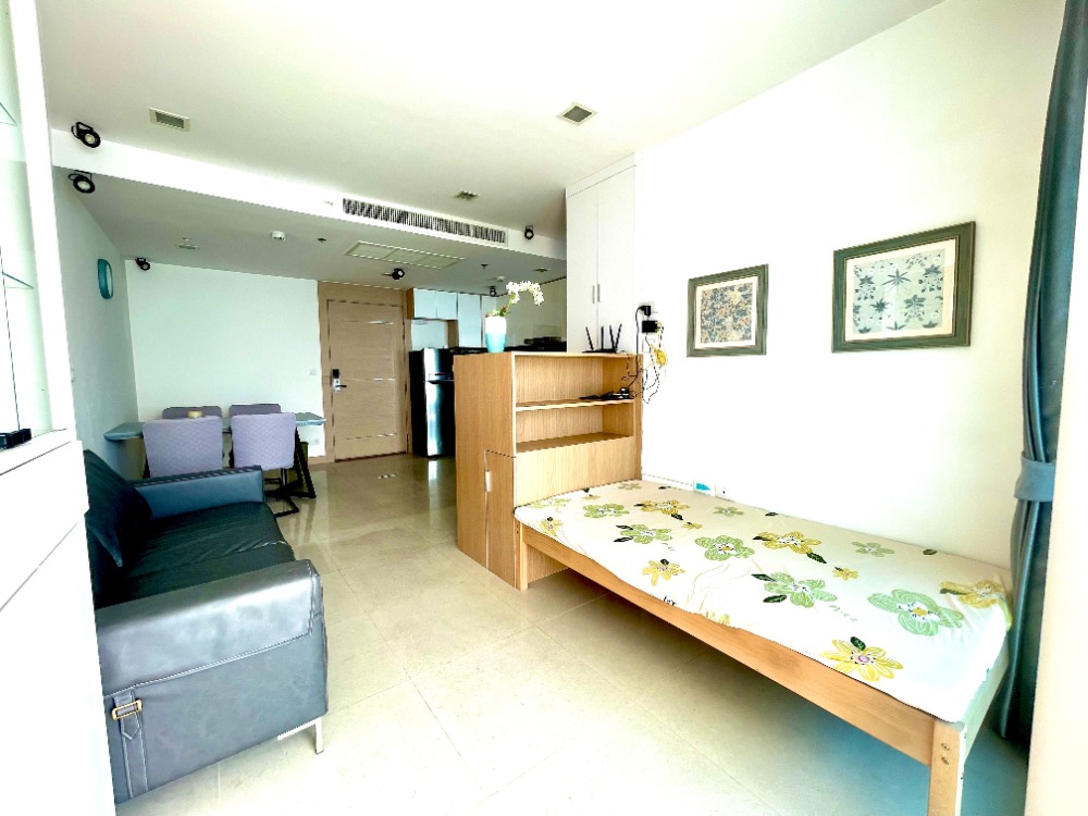 For SaleCondoPattaya, Bangsaen, Chonburi : For sell Penthouse The Palm Wongamat beach Front Pattaya 207Sq.m and rooftop floor (S03-1085)