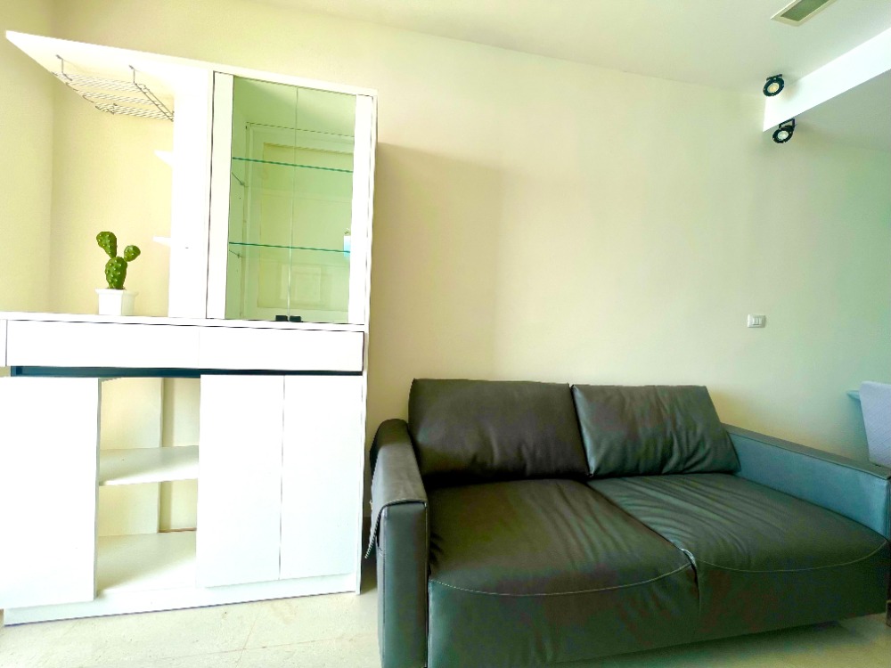 For SaleCondoPattaya, Bangsaen, Chonburi : For sell Penthouse The Palm Wongamat beach Front Pattaya 207Sq.m and rooftop floor (S03-1085)