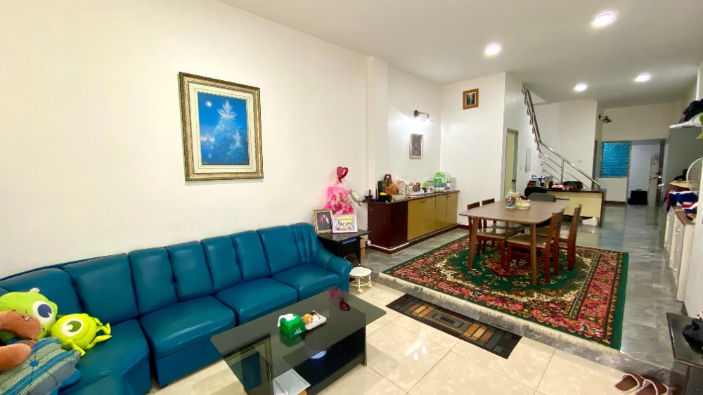 For SaleHome OfficeRamkhamhaeng, Hua Mak : Home office for sale, 4 floors, renovated, ready to move, Ramkhamhaeng 39 (Soi Theplila), Intersection 27, has central parking lot