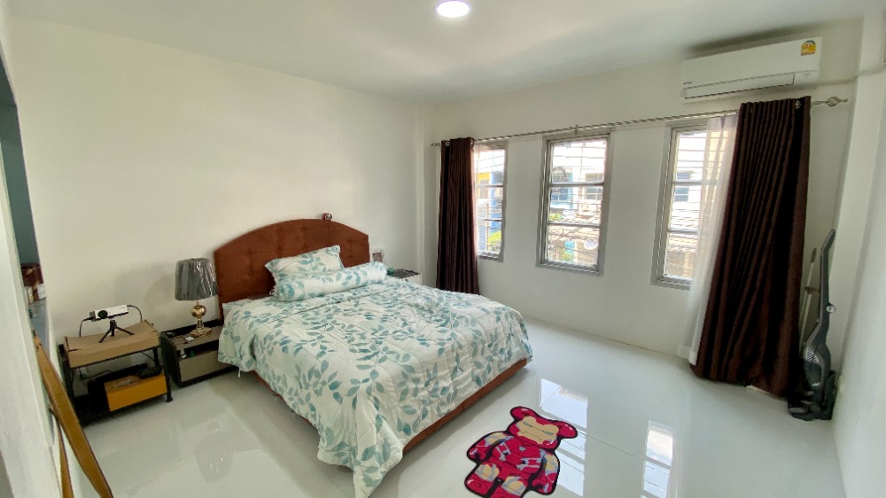 For SaleHome OfficeRamkhamhaeng, Hua Mak : Home office for sale, 4 floors, renovated, ready to move, Ramkhamhaeng 39 (Soi Theplila), Intersection 27, has central parking lot