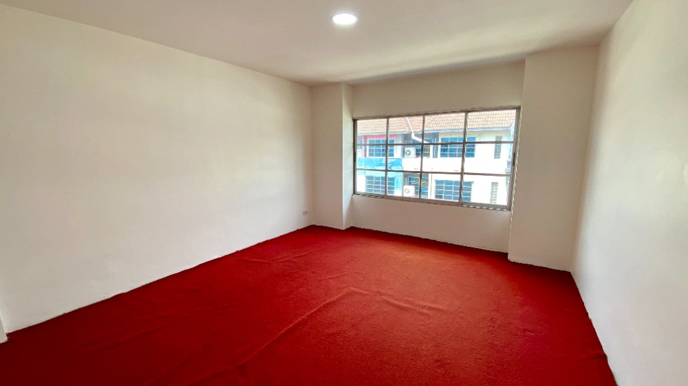 For SaleHome OfficeRamkhamhaeng, Hua Mak : Home office for sale, 4 floors, renovated, ready to move, Ramkhamhaeng 39 (Soi Theplila), Intersection 27, has central parking lot