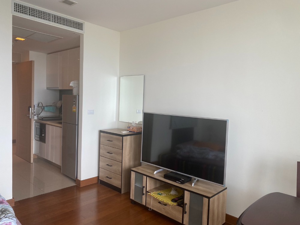 For SaleCondoPattaya, Bangsaen, Chonburi : For sale Condo the palm wongamt beach front pattaya studio type (S03-1475)