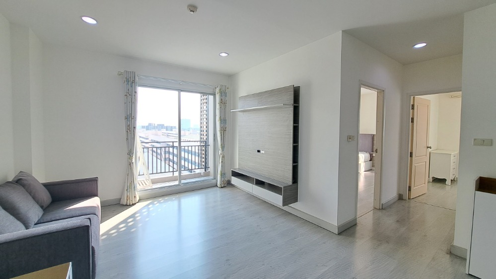 For SaleCondoNawamin, Ramindra : Very cheap sale, condo near Fashion Island shopping mall, Sinphaet Hospital, Phyathai Hospital, expressway, area size 64.85 sq m, large room, corner, airy, good wind, Chambers Ramintra Condo (Chambers Ramintra), 7th floor, Building C, on the main road, Ra