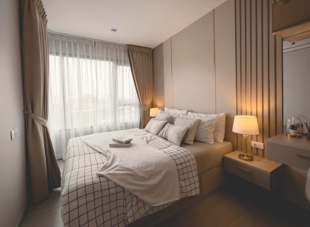 For RentCondoThaphra, Talat Phlu, Wutthakat : 👑 Life Sathorn Sierra 👑 Urgent for rent, very beautifully decorated room, very livable, size 32 sq m., complete with furniture and electrical appliances.