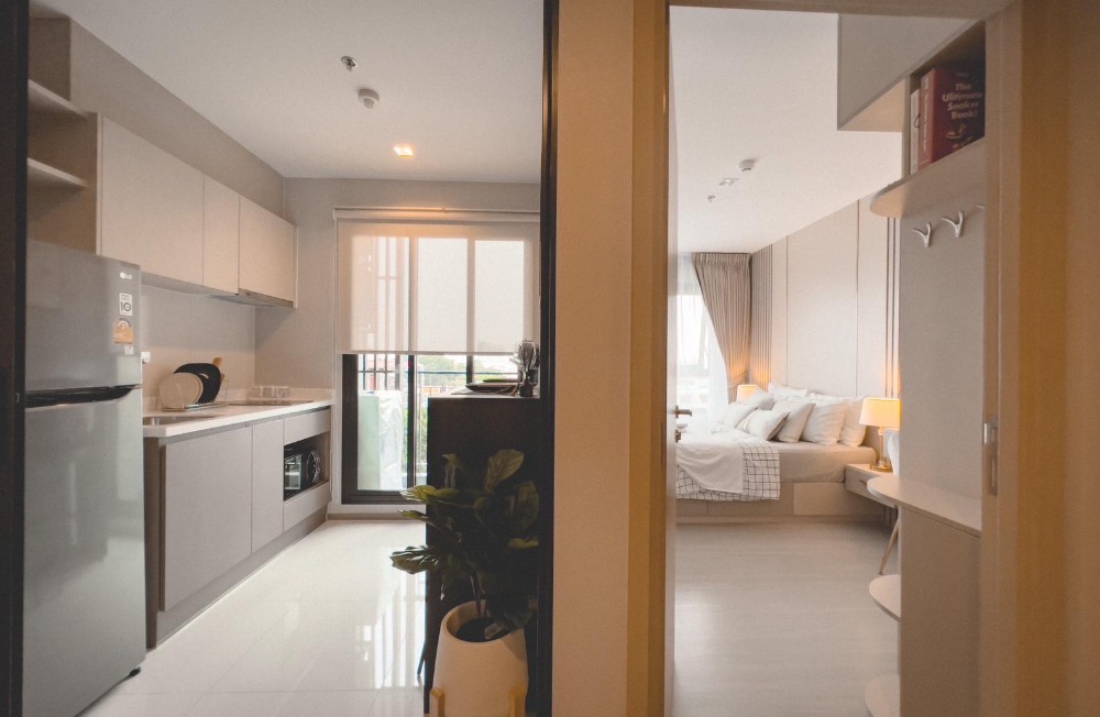 For RentCondoThaphra, Talat Phlu, Wutthakat : 👑 Life Sathorn Sierra 👑 Urgent for rent, very beautifully decorated room, very livable, size 32 sq m., complete with furniture and electrical appliances.