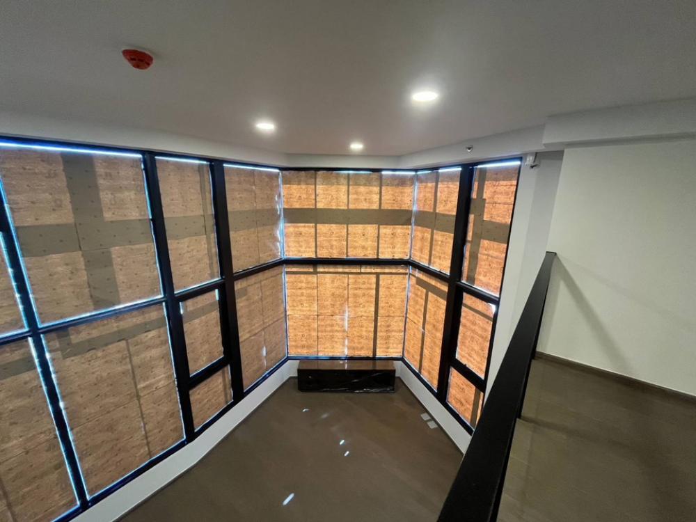 For SaleCondoSiam Paragon ,Chulalongkorn,Samyan : 📢👇 Brand new project and corner unit, loft style, river view, guarantee enjoy every firework festival , near Chulalongkorn university, Jamjuree Square, MBK mall, Siam Square